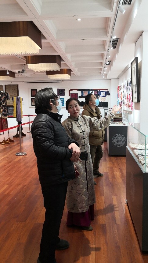 OB视讯中邦百年儿童衣饰及家景物私藏展正在北京结束(图4)